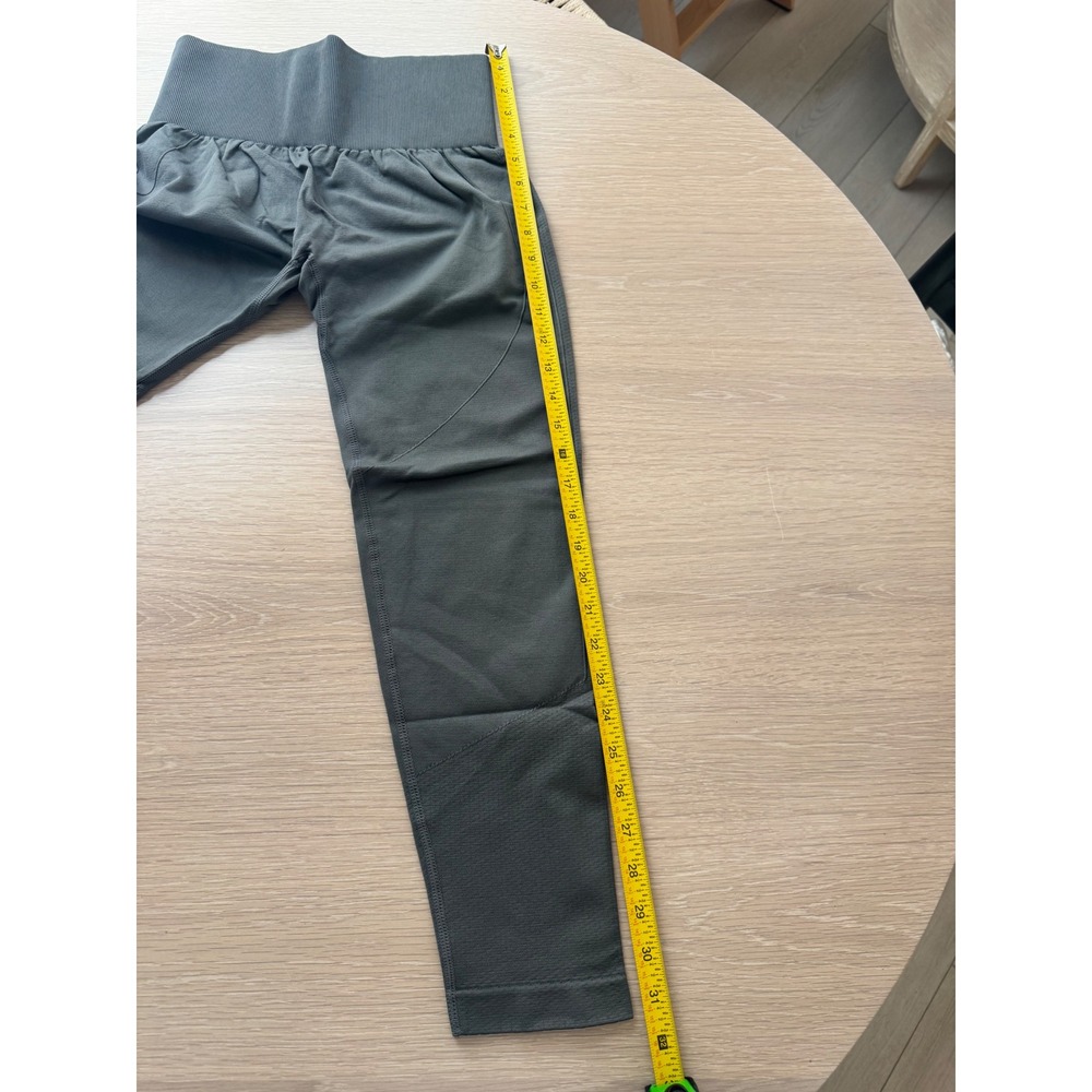 Halara Grey High Waisted Butt Lifting Cinch Seamless 7/8 Leggings Large New - Picture 5 of 8